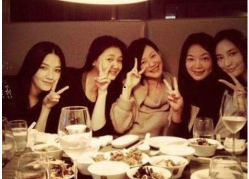 女明星聚餐,女明星们的欢乐聚餐瞬间